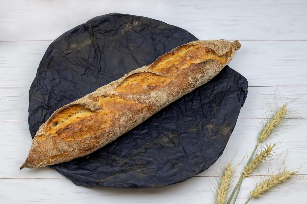 Frissen készített rusztikus baguette a Kossuth 1 Pékségből